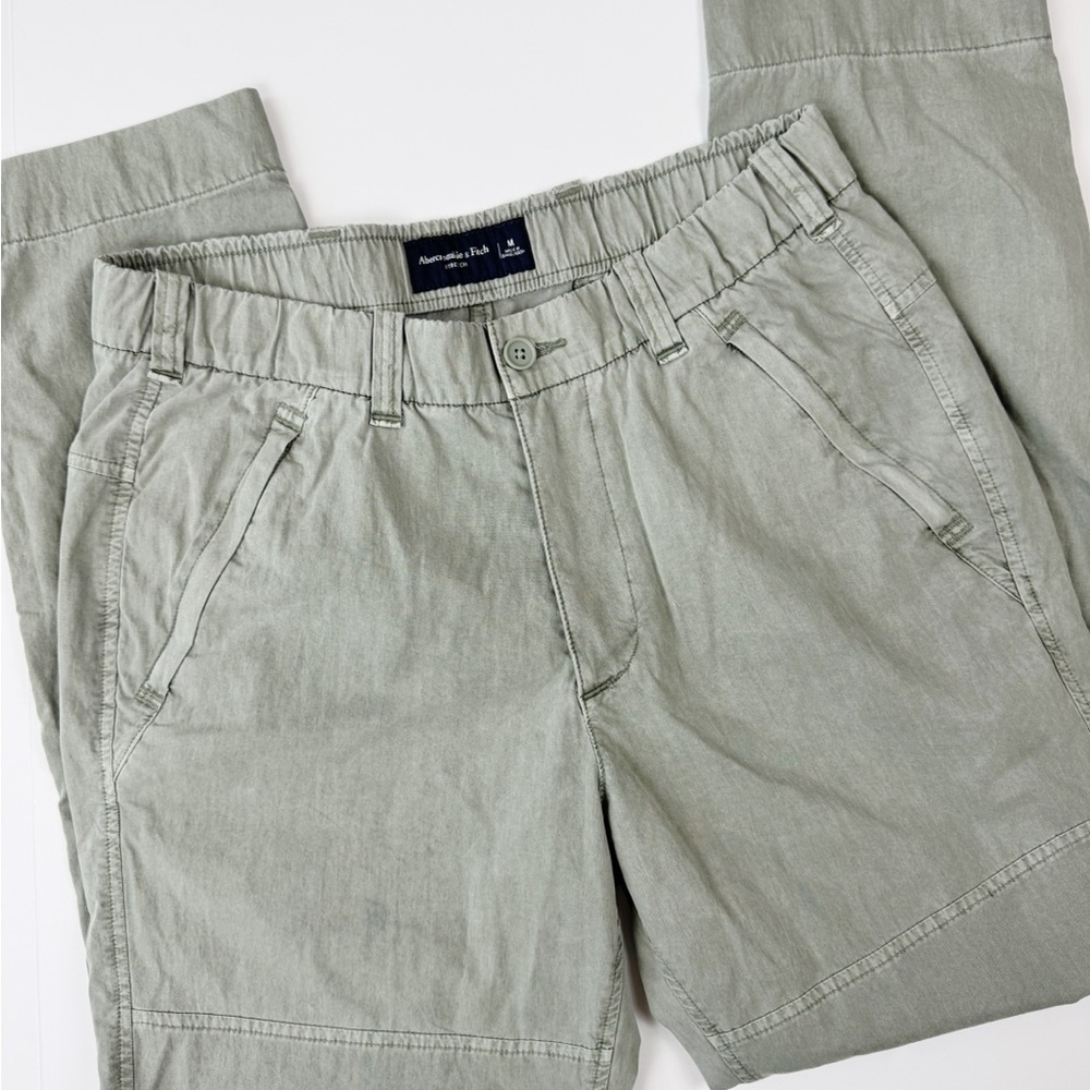Abercrombie & Fitch Dark Green Light Weight Tabered Leg Pants Size Medium